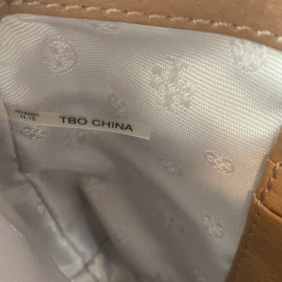 Authentic Tory Burch Amanda mini crossbody - Picture 5 of 5